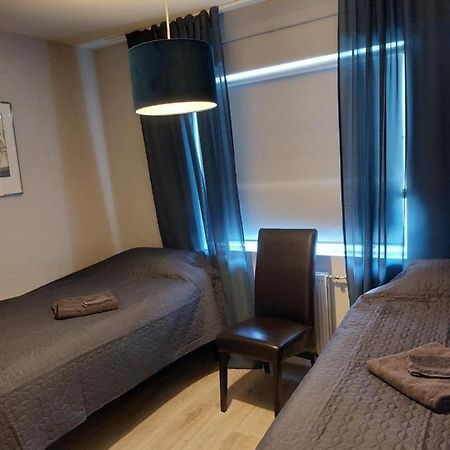 Apartment Near The Airport Njarthvik Exteriör bild