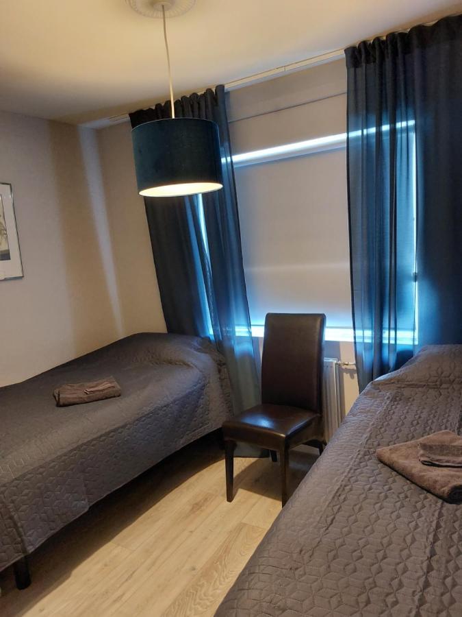 Apartment Near The Airport Njarthvik Exteriör bild