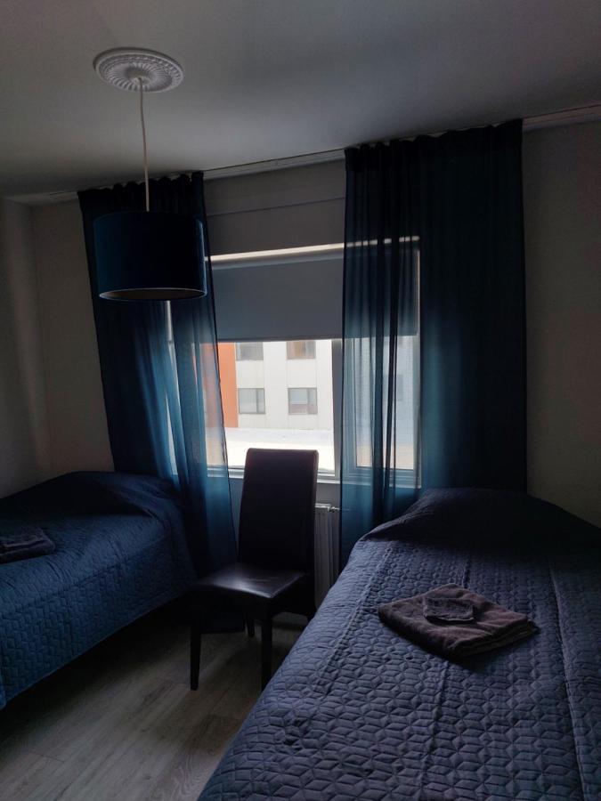 Apartment Near The Airport Njarthvik Exteriör bild